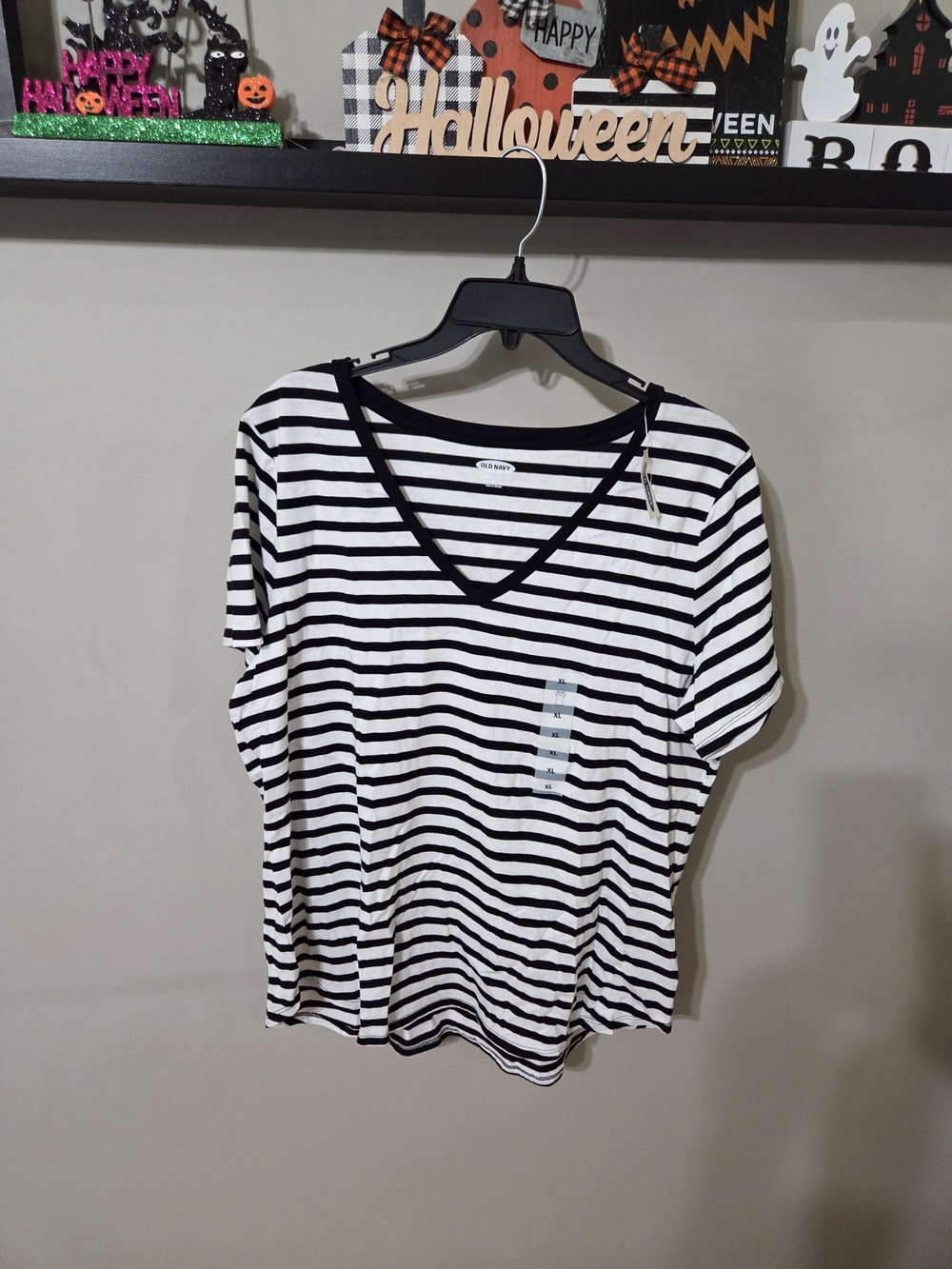 Old Navy Black & White Striped V-Neck Tee